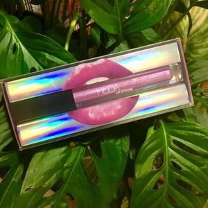 Huda Beauty Lip Strobe in Mystical